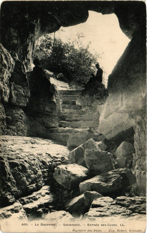 Carte postale ancienne Le Dauphiné - Sassenage - Entrée des Cuves à Sassenage