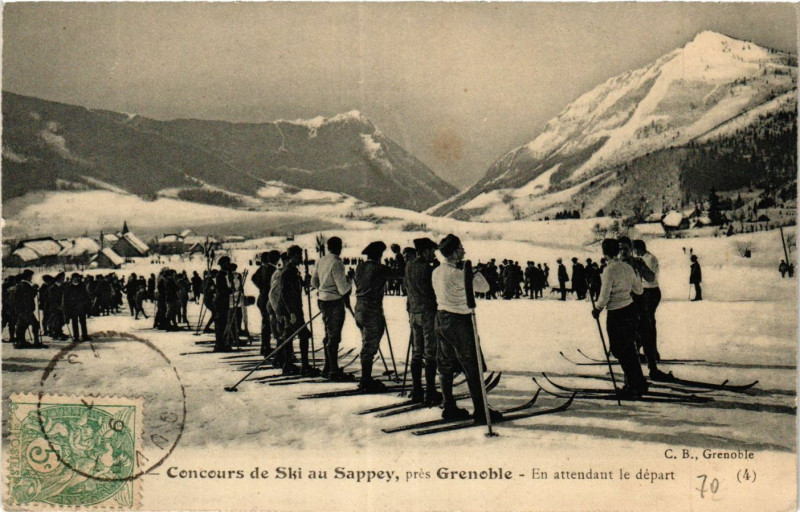 Carte postale ancienne Concours de Ski - En attendant le départ au Sappey-en-Chartreuse