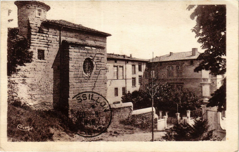 Carte postale ancienne Roussillon - Chateau de Roussillon à Roussillon