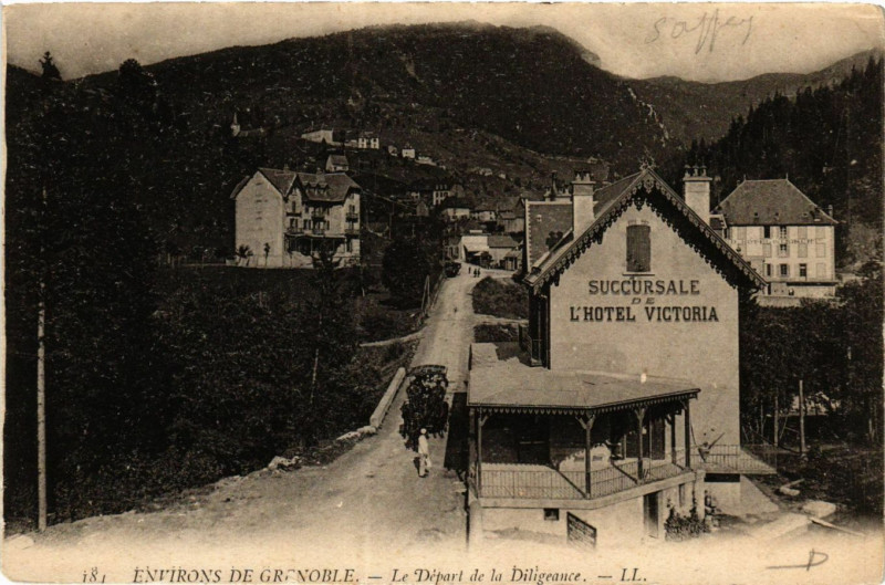 Carte postale ancienne Env. de Grenoble - Le Depart de la Diligeance à Grenoble