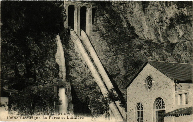Carte postale ancienne Dauphiné - Sechilienne - Usine Electrique de Porce et Lumiere à Séchilienne