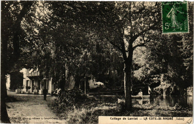 Carte postale ancienne Cottage de Larriot - La Cote-Saint-Andre -