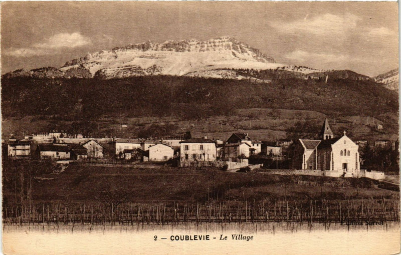Carte postale ancienne Coublevie - Le Village à Coublevie