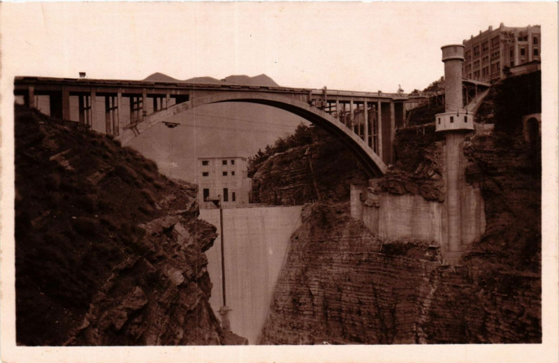Carte postale ancienne Corps - Barrage du Sautet-Le pont la tour de l'ascnseur... à Corps