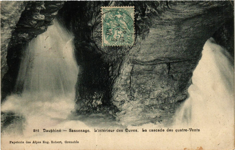 Carte postale ancienne Dauphiné Sassenage L'Intérieur des Cuves. La cascade des quatre à Sassenage