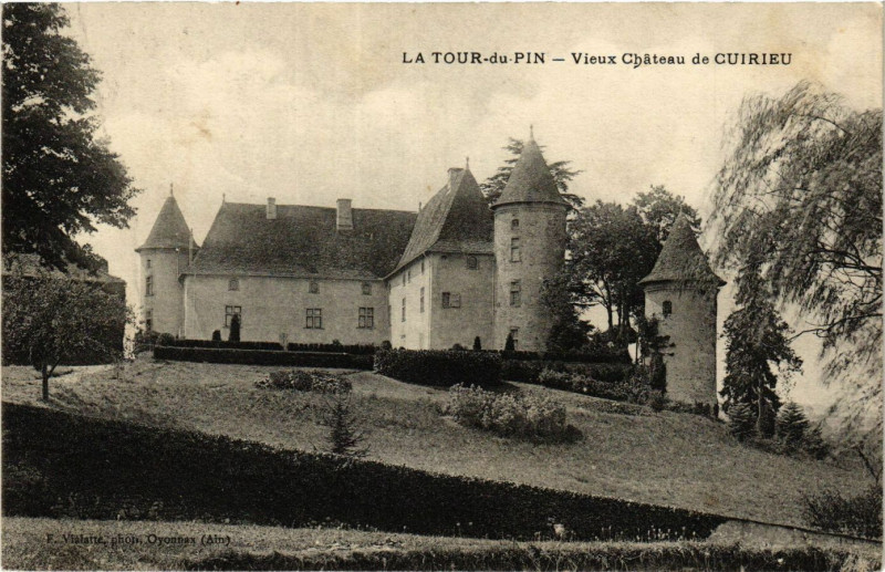 Carte postale ancienne La Tour-du-Pin - Vieux Chateau de Cuirieu à La Tour-du-Pin