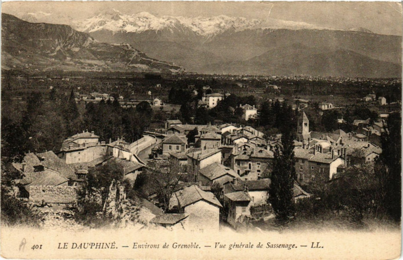 Carte postale ancienne Le Dauphiné - Env. de Grenoble - Vue générale de Sassenage à Grenoble