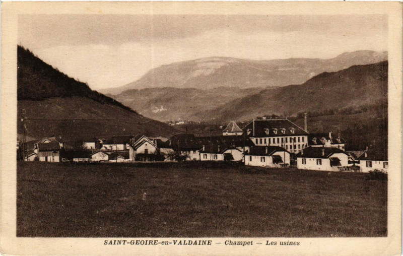 Carte postale ancienne Saint-Geoire-en-Valdaine - Champet - Les usines à Saint-Geoire-en-Valdaine