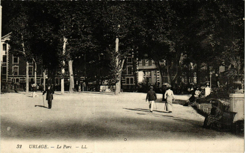 Carte postale ancienne Uriage - Le Parc