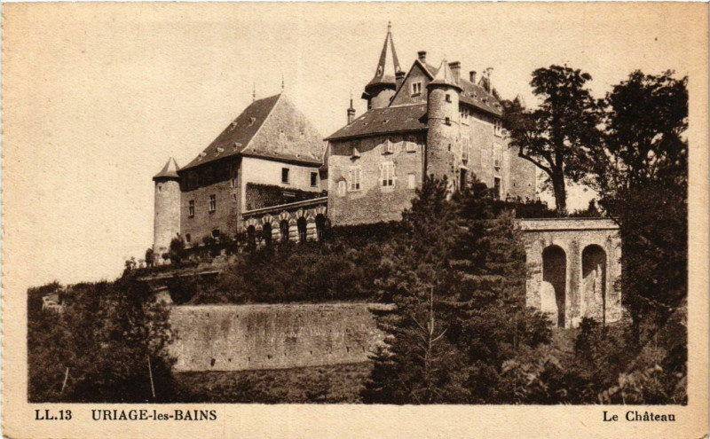 Carte postale ancienne Uriage-les-Bains - Le Chateau