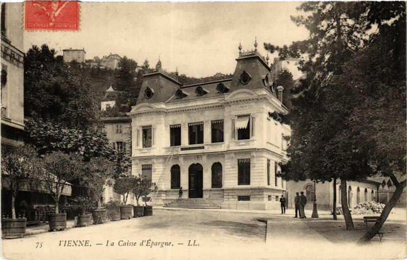 Carte postale ancienne Vienne - La Caisse d'Epargne à Vienne