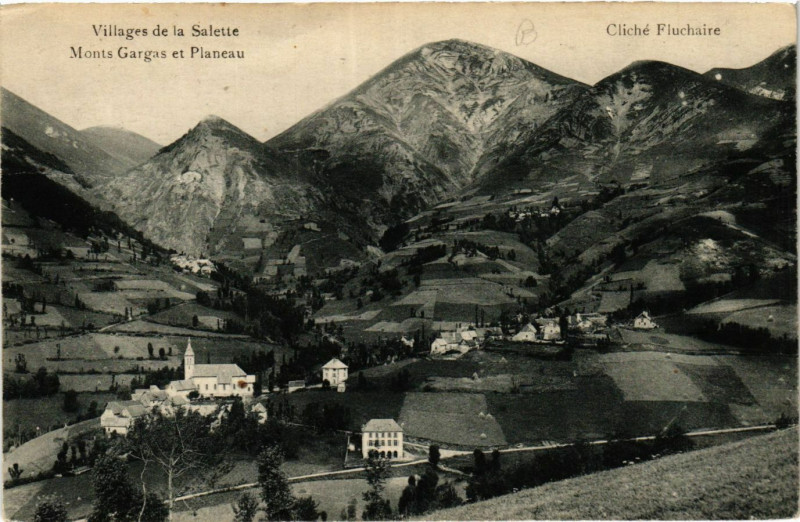 Carte postale ancienne Village de la Salette e - Monts Gargas et Planeau à Plan