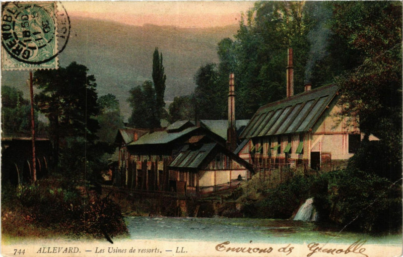 Carte postale ancienne Allevard - Les Usines de Ressorts à Allevard