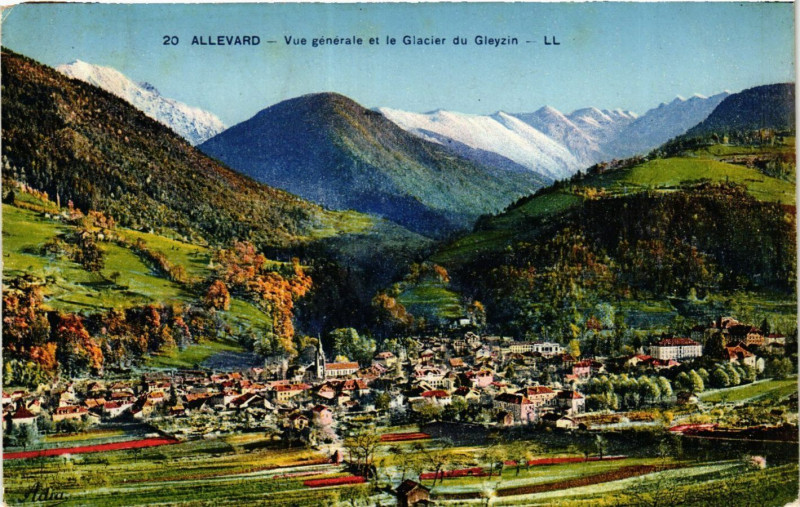 Carte postale ancienne Allevard - Vue générale et le Glacier du Gleyzin à Allevard