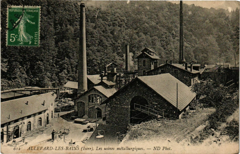 Carte postale ancienne Allevard-les-Bains - Les usines metallurgiques à Allevard