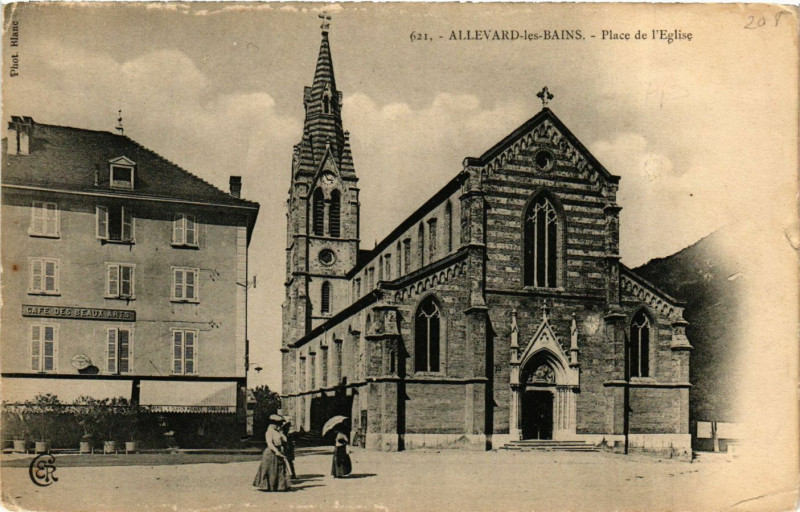 Carte postale ancienne Allevard-les-Bains - Place de l'Eglise à Allevard