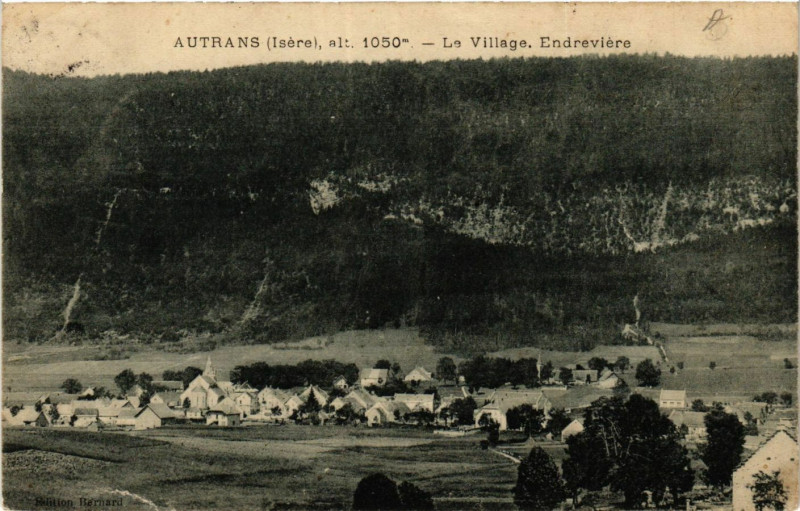 Carte postale ancienne Autrans - alt 1050 m - La Village Endreviere