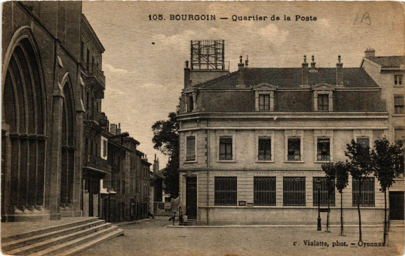 Carte postale ancienne Bourgoin - Quartier de la Poste