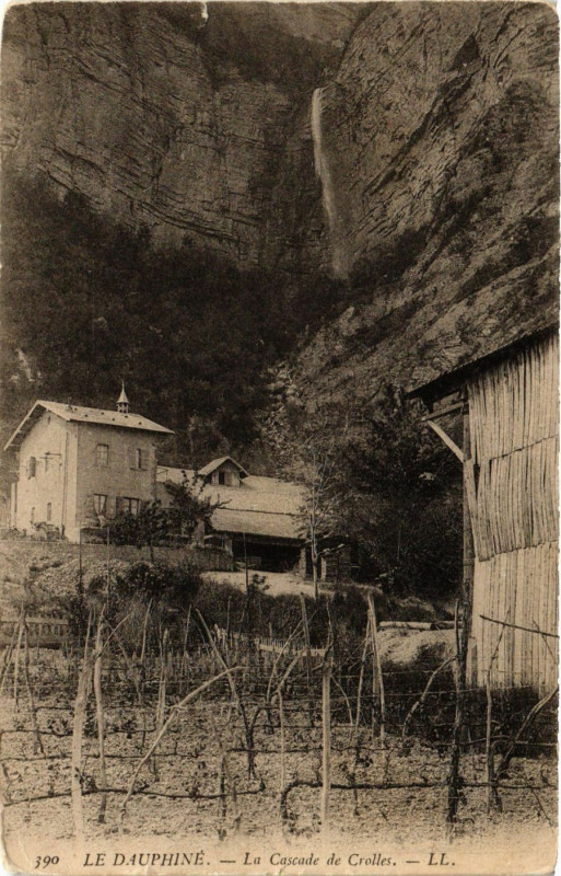 Carte postale ancienne Le Dauphiné - La Cascade de Crolles à Crolles