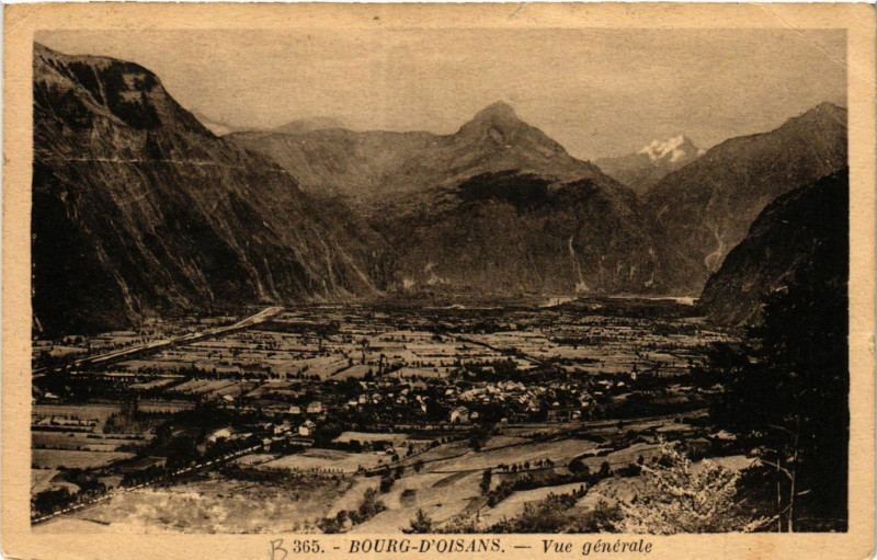 Carte postale ancienne Bourg d'Oisans - Vue générale
