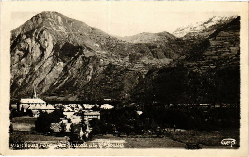 Carte postale ancienne Bourg d'Oisans - Vue générale et les Grand Rousses