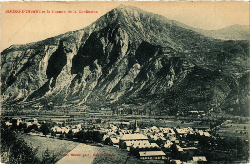 Carte postale ancienne Bourg d'Oisans et le Chemin de la Confession