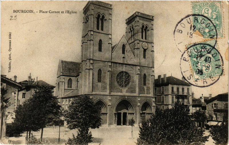Carte postale ancienne Bourgoin - Place Carnot et l'Eglise