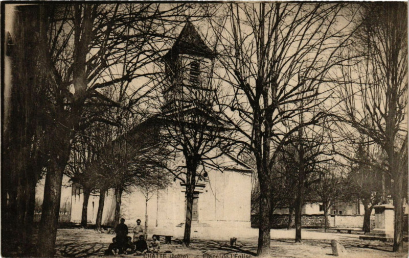 Carte postale ancienne Chaite - Place de l'Eglise