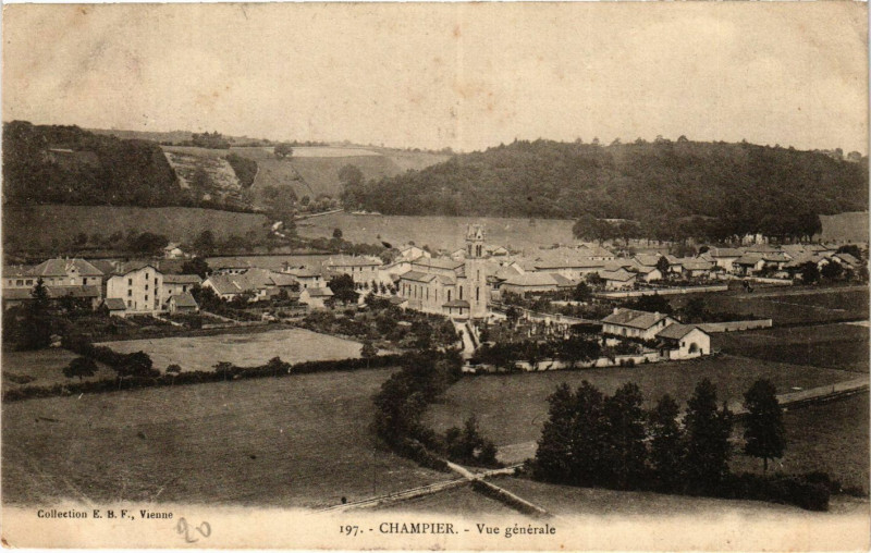 Carte postale ancienne Champier - Vue générale à Champier