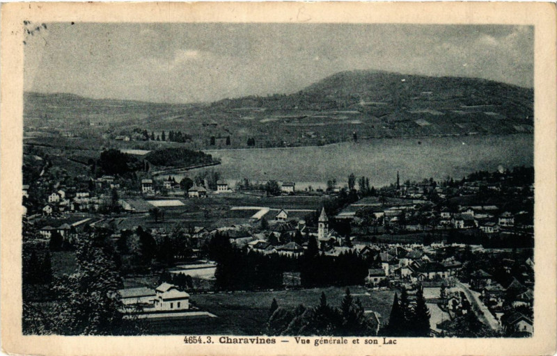 Carte postale ancienne Charavines - Vue générale et son Lac à Charavines