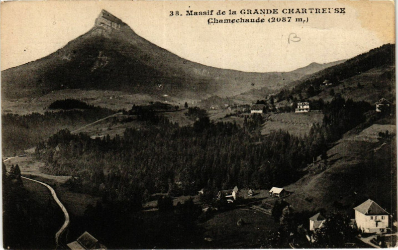 Carte postale ancienne Chirens - Vue générale à Chirens
