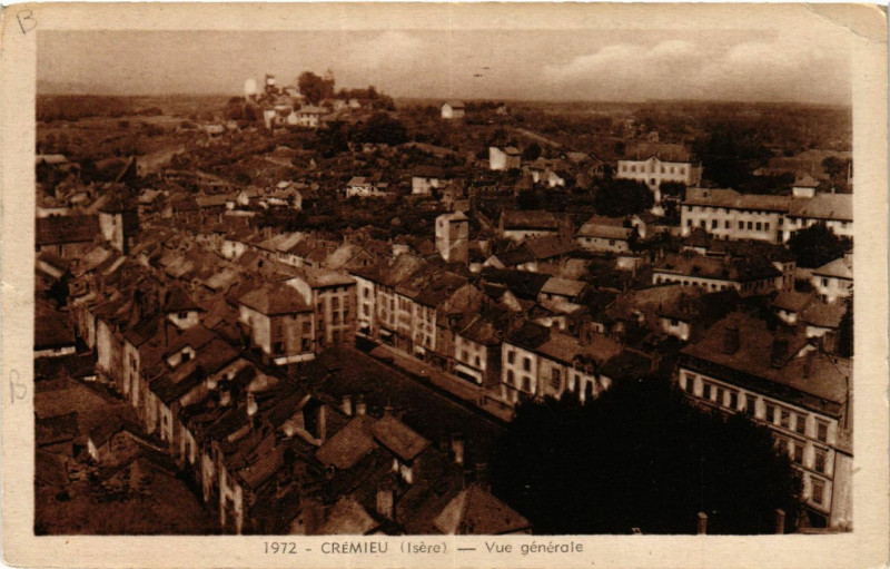 Carte postale ancienne Cremieu - Vue générale à Crémieu