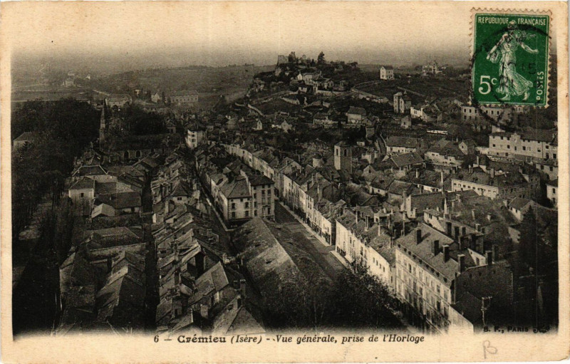 Carte postale ancienne Cremieu - Vue générale prise de l'Horloge à Crémieu