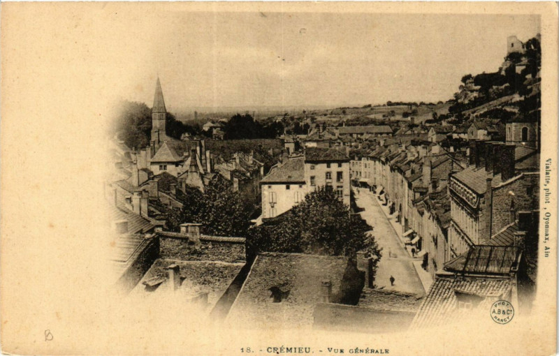 Carte postale ancienne Cremieu - Vue générale à Crémieu