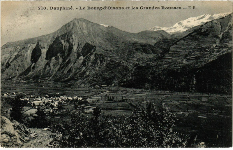 Carte postale ancienne Dauphiné - Le Bourg-d'Oisans et les Grandes Rousses au Bourg-d'Oisans