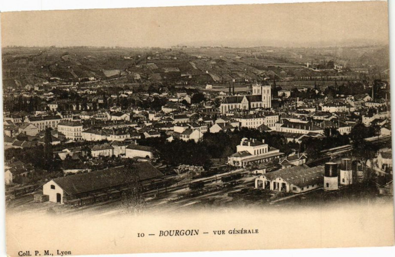 Carte postale ancienne Bourgoin - Vue générale