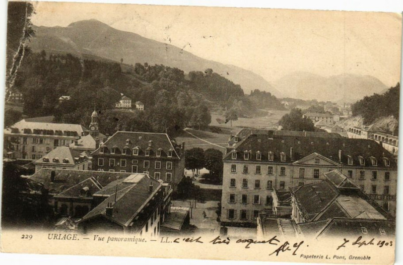 Carte postale ancienne Uriage - Vue panoramique
