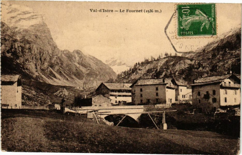Carte postale ancienne Val-d'Isere - Le Fournet (1936 m) à Four