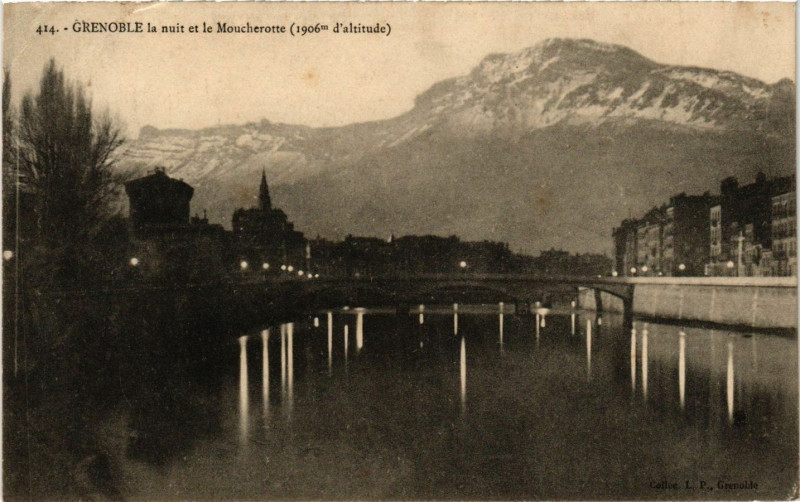 Carte postale ancienne Grenoble la nuit et le Moucherotte à Grenoble