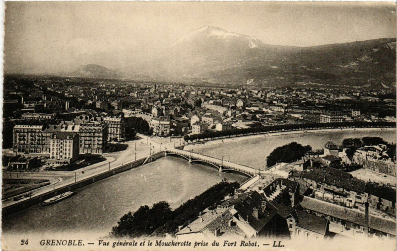 Carte postale ancienne Grenoble - Vue générale et le Moucherotte prise du Fort Rabot à Grenoble