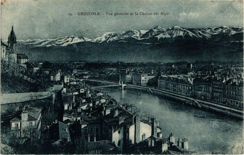 Carte postale ancienne Grenoble - Vue générale et la Chaine des Alpes à Grenoble