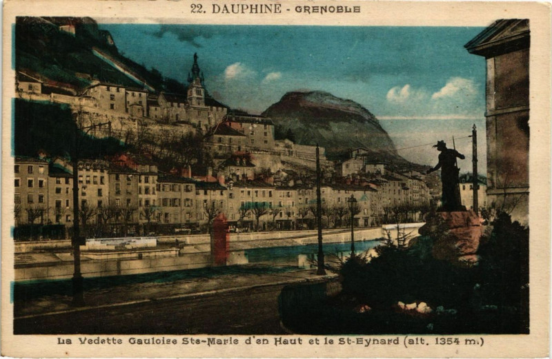 Carte postale ancienne Grenoble - La Vedette Gauloise Ste-Marie à Grenoble