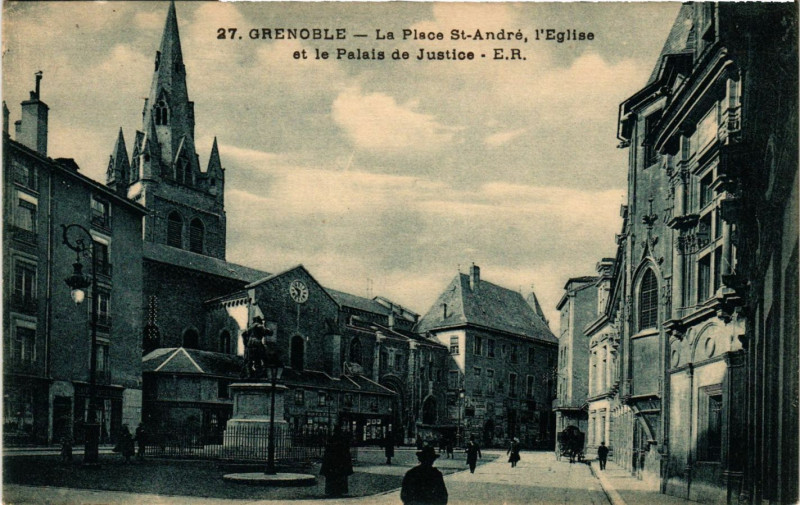 Carte postale ancienne Grenoble - La Place St-Andre à Grenoble
