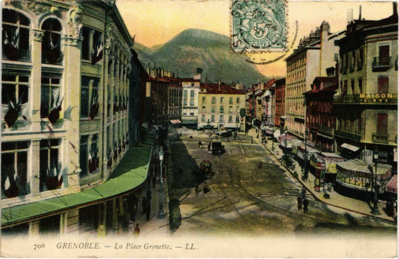 Carte postale ancienne Grenoble - La Place Grenette à Grenoble