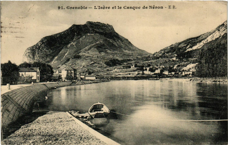 Carte postale ancienne Grenoble - L'Isere et le Casque de Neron à Grenoble