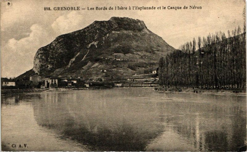Carte postale ancienne Grenoble - Les Bords de l'Isere a l'Esplanade à Grenoble