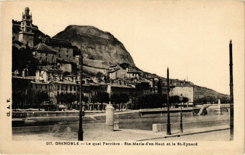 Carte postale ancienne Grenoble - Le quai Perriere à Grenoble
