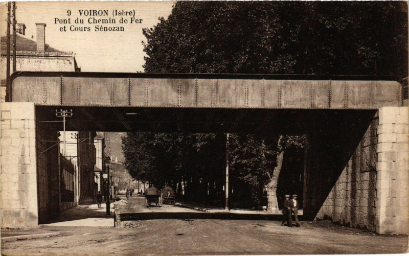 Carte postale ancienne Voiron - Pont du Chemin de Fer à Voiron