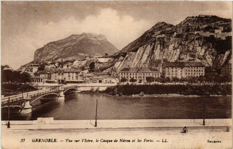 Carte postale ancienne Grenoble - Vue sur l'Isere à Grenoble