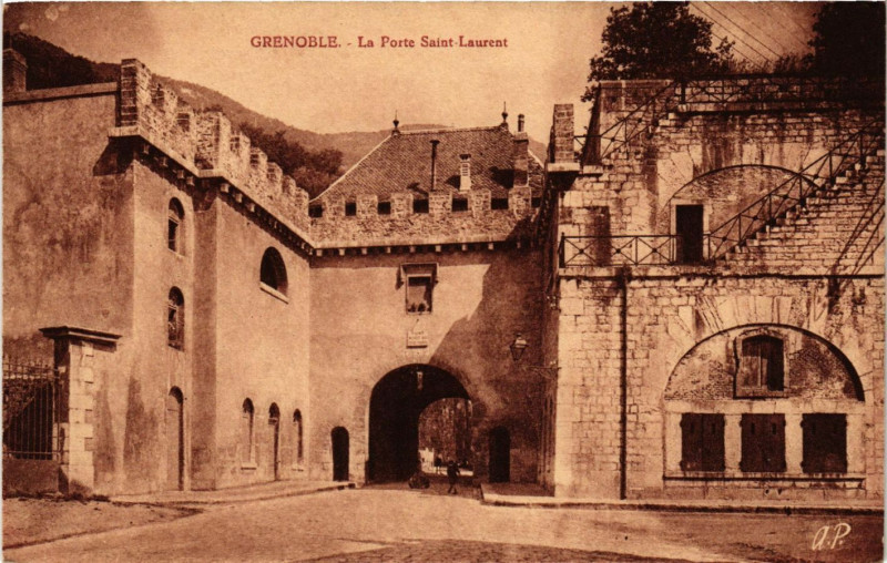 Carte postale ancienne Grenoble - La Porte St-Laurent à Grenoble